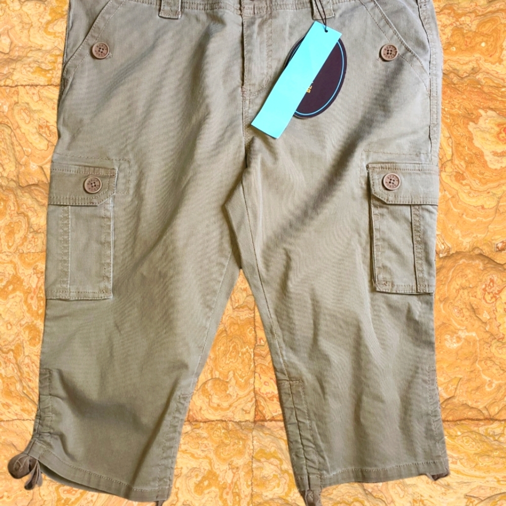 BeBop khaki drawstring cargo capris sz 11